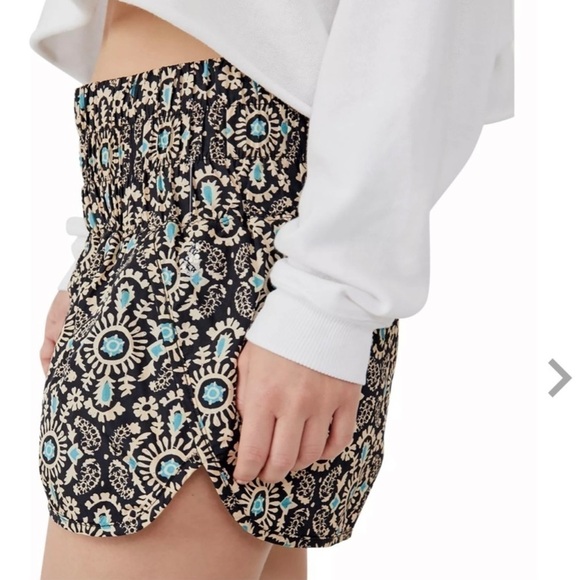 NWT FP Movement by Free People The Way Home Printed Short size Small - Picture 3 of 14